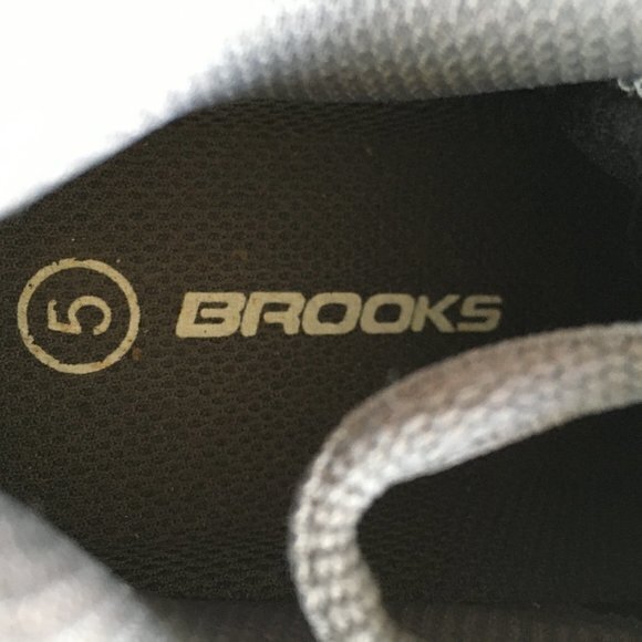 NEW BROOKS ATHLETIC SHOES LACE UP‎ 1418W SIZE 5 - Picture 4 of 6